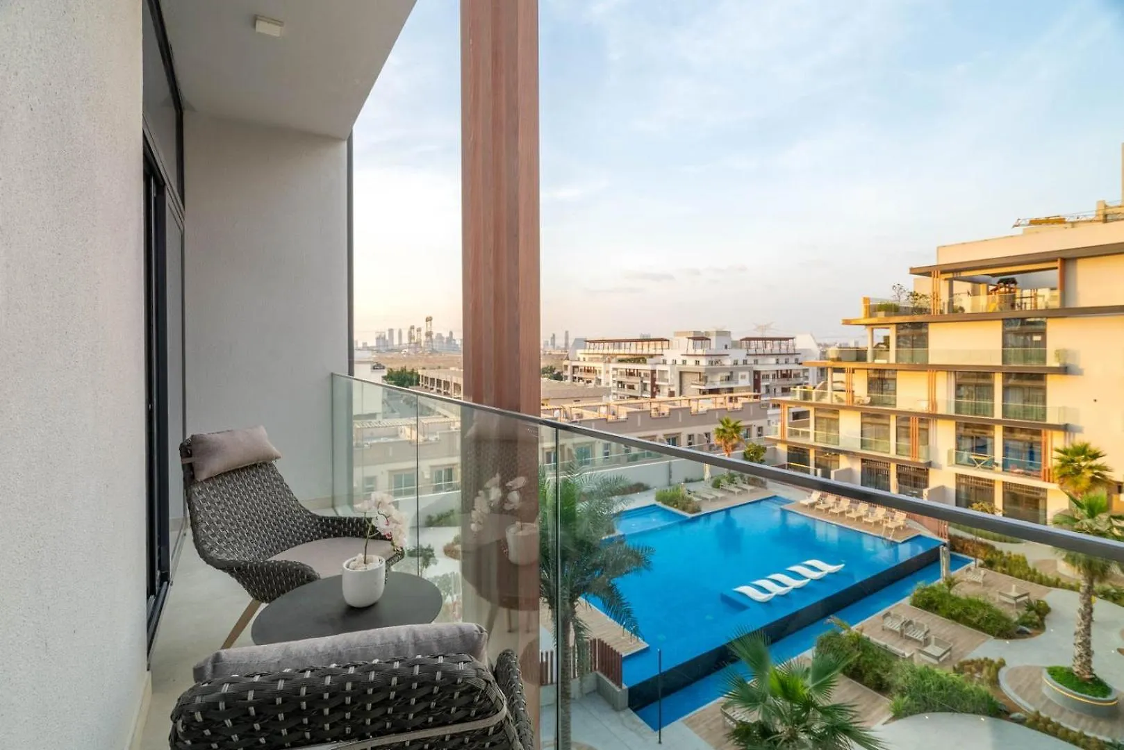 Guestready - Glamorous Retreat In Jvc دبي 0*,